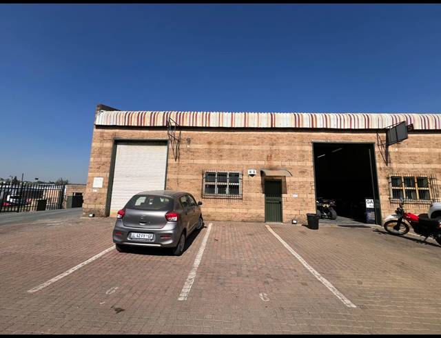 190M² WAREHOUSE TO LET IN LASER PARK